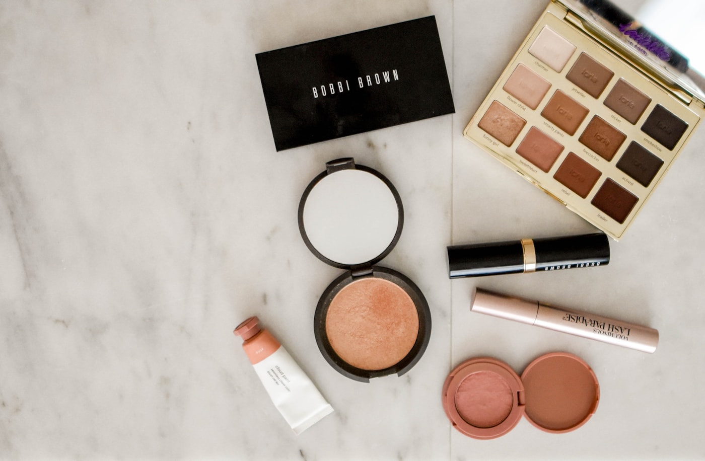 Sunscreen product in a bright everyday setting